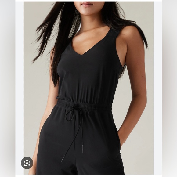 BNWT - Athleta Savannah Jumpsuit - Black Size 6 - Picture 1 of 6